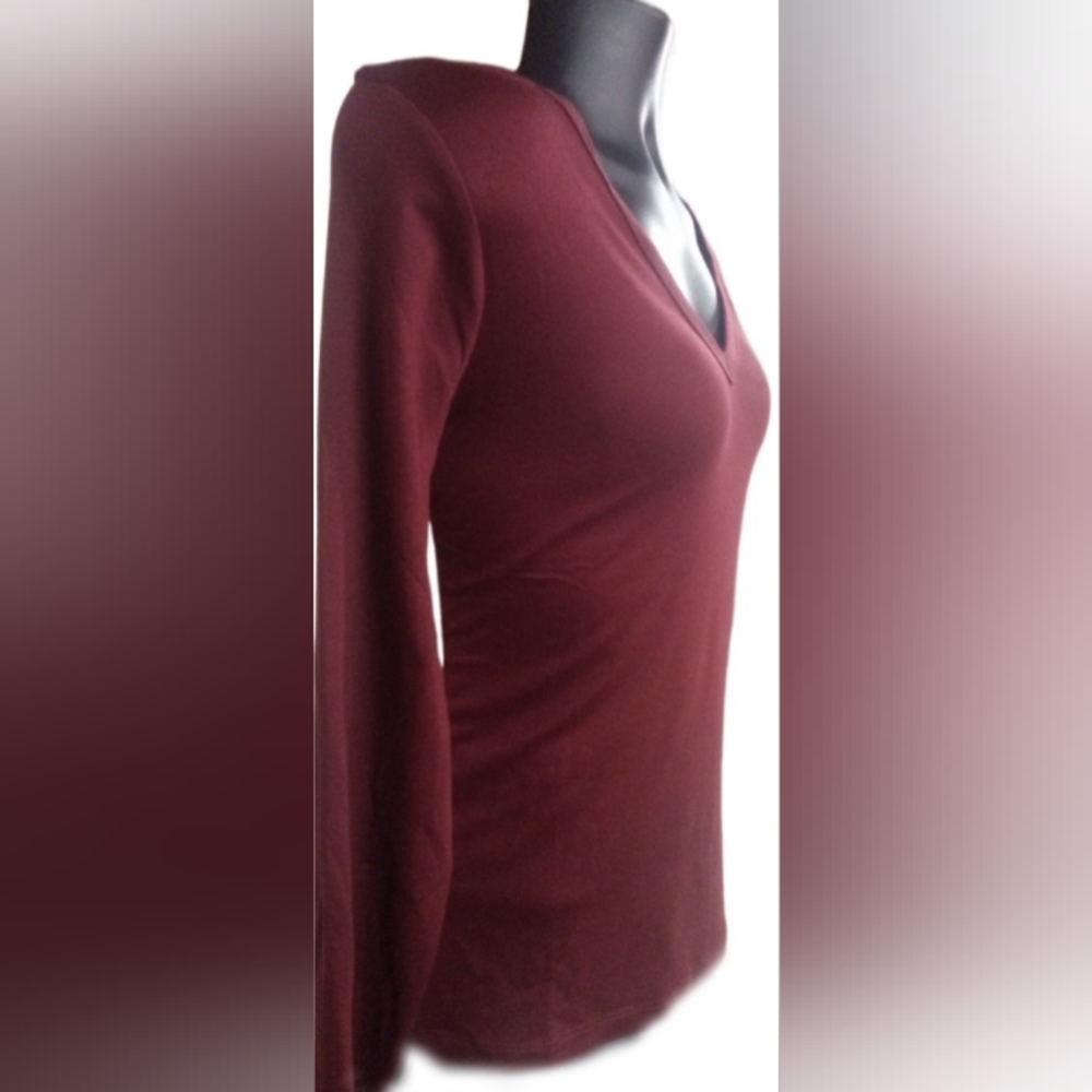 Ladies Maroon/Burgundy Long Sleeve V-Neck Top